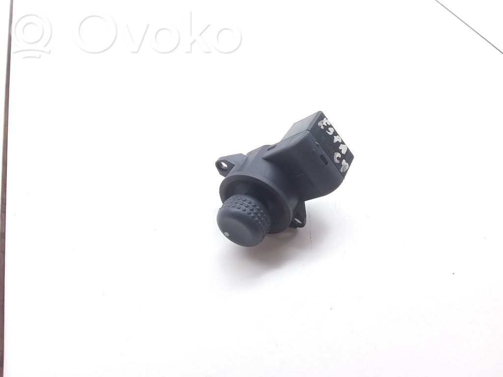 Renault Espace III Wing mirror switch 