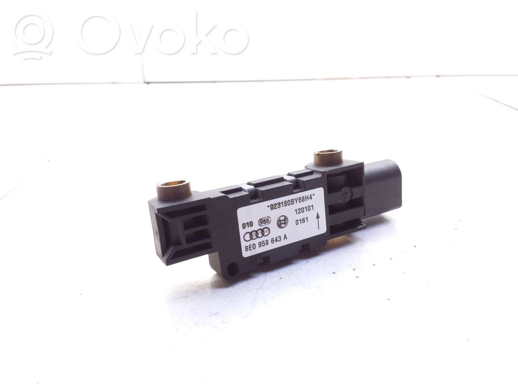 Audi A4 S4 B6 8E 8H Czujnik uderzenia Airbag 