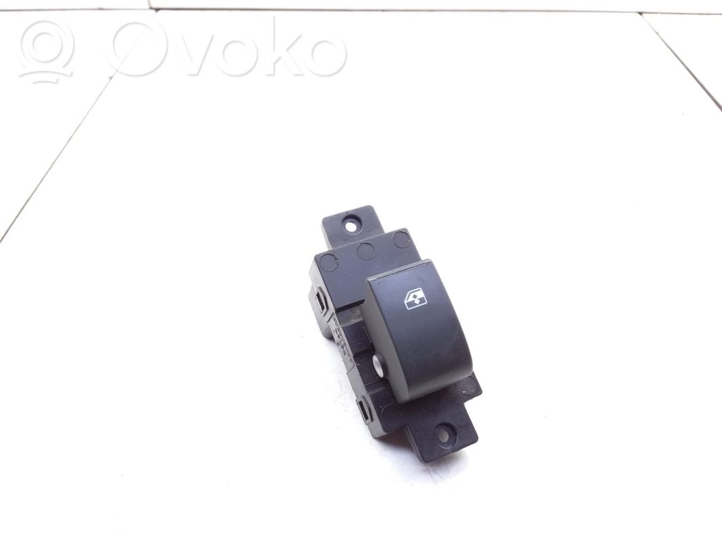 Electric window control switch   202005438