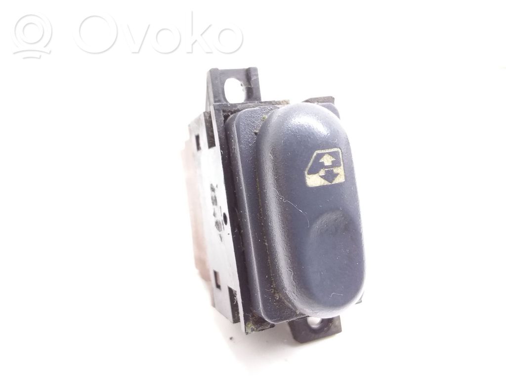 Electric window control switch   7700875678