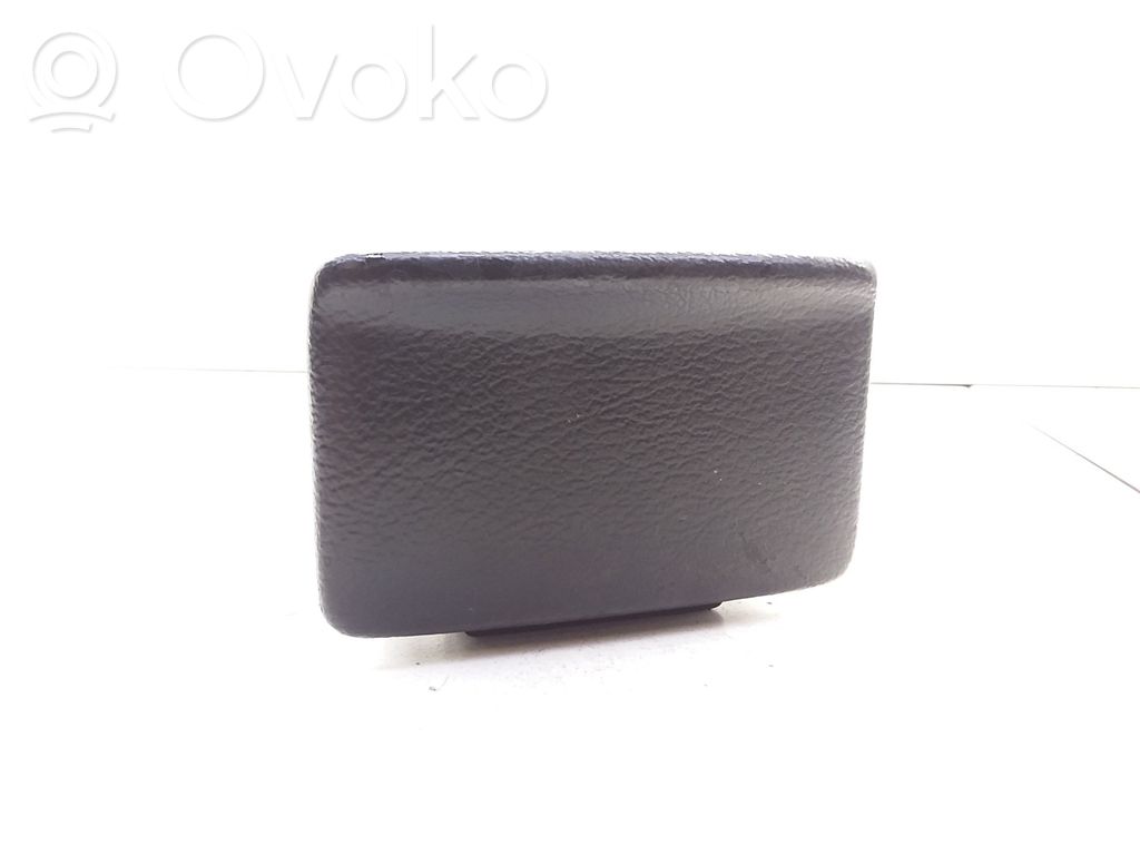 Nissan Primera Peleninė panelėje 