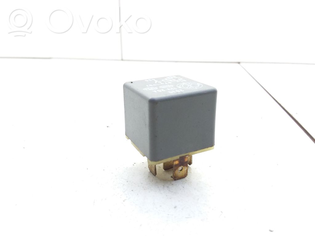 Alfa Romeo 164 Hazard warning light relay 