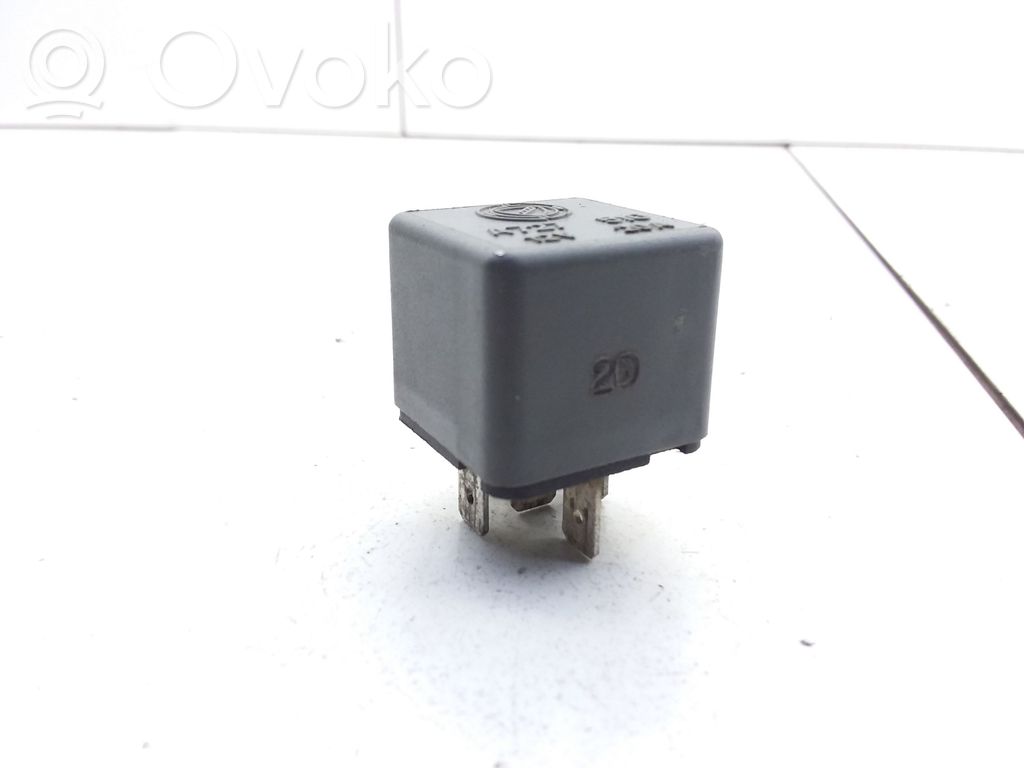 Alfa Romeo 164 Hazard warning light relay 