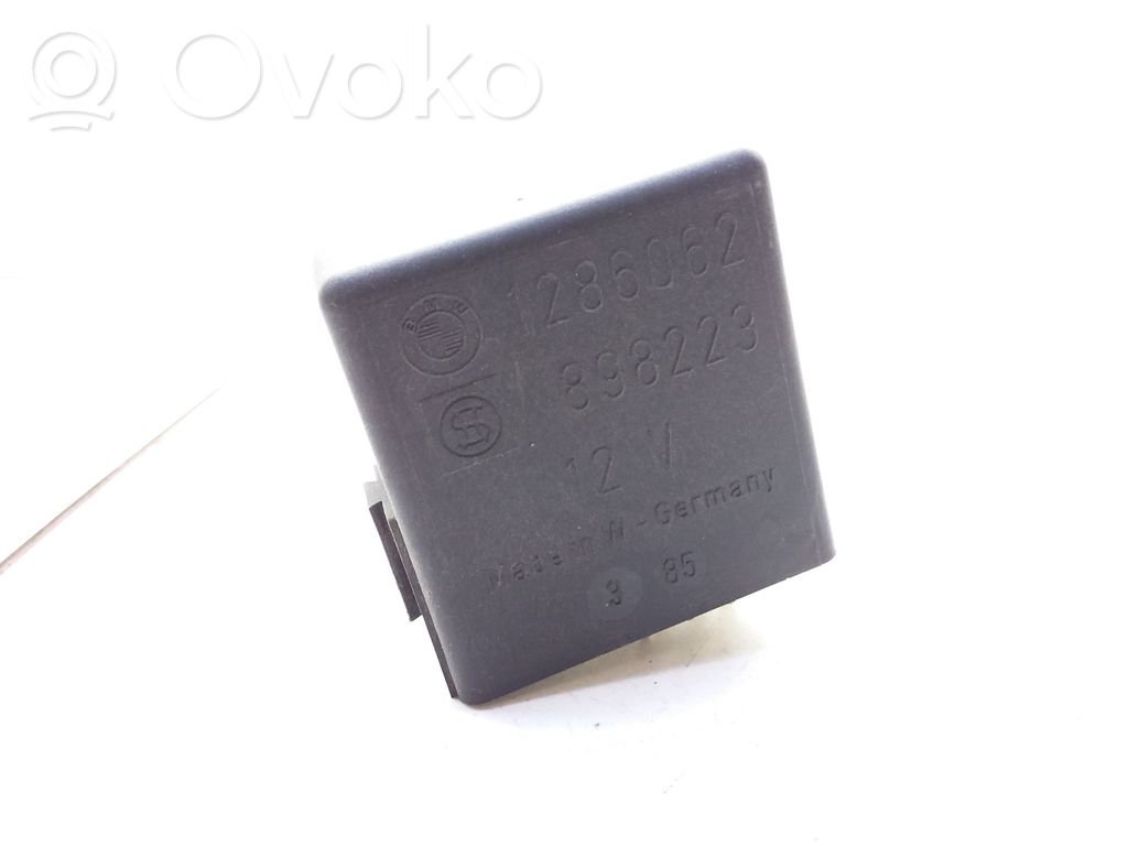 BMW 3 E30 Hazard warning light relay 