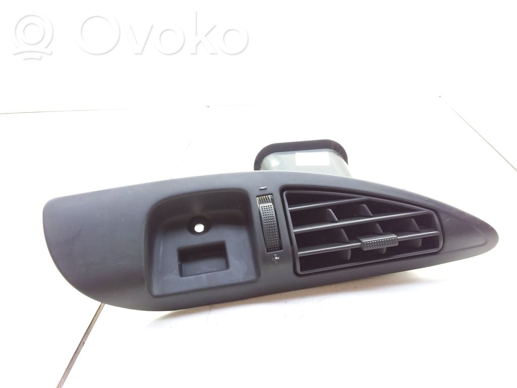 Peugeot 807 Dysze / Kratki nawiewu deski rozdzielczej 
