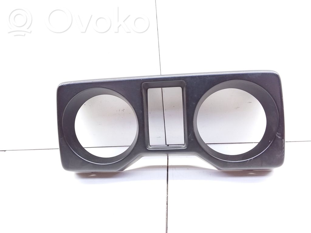 Isuzu Trooper Moldura del panel 