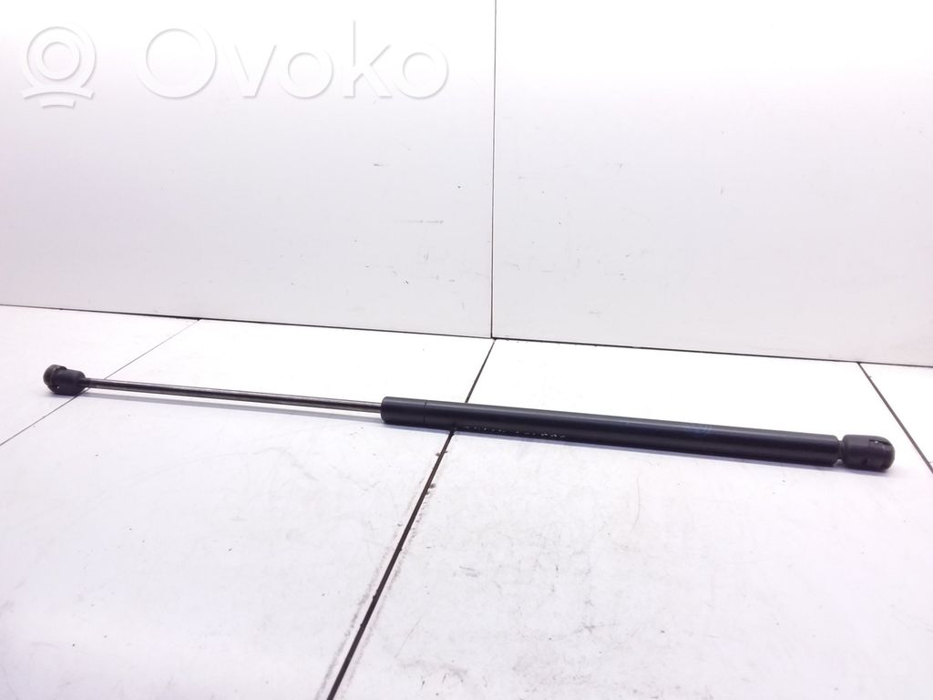 Volkswagen Golf III Amortyzator klapy tylnej bagażnika 