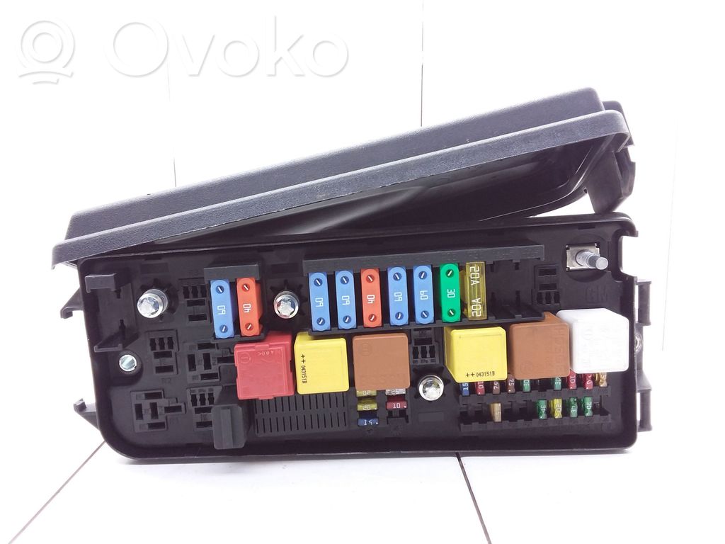 Opel Vectra C Fuse box set 