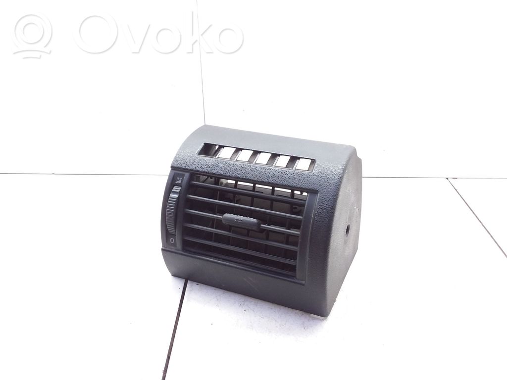 Volkswagen Fox Dysze / Kratki nawiewu deski rozdzielczej 