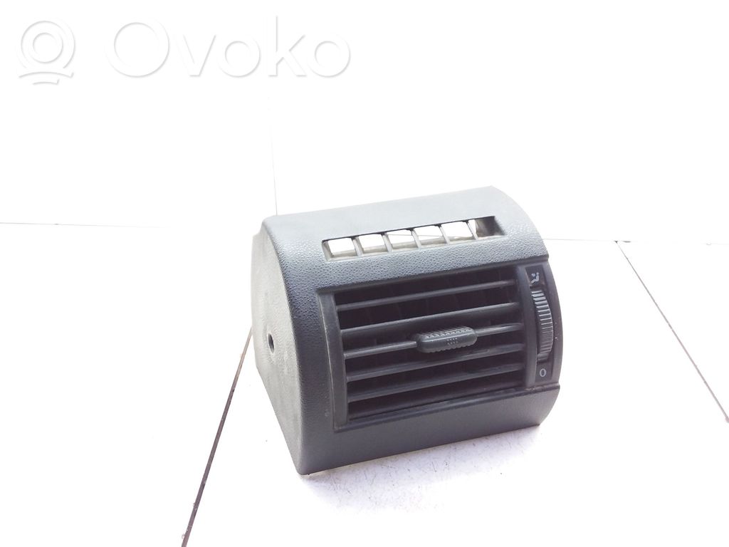 Volkswagen Fox Dysze / Kratki nawiewu deski rozdzielczej 