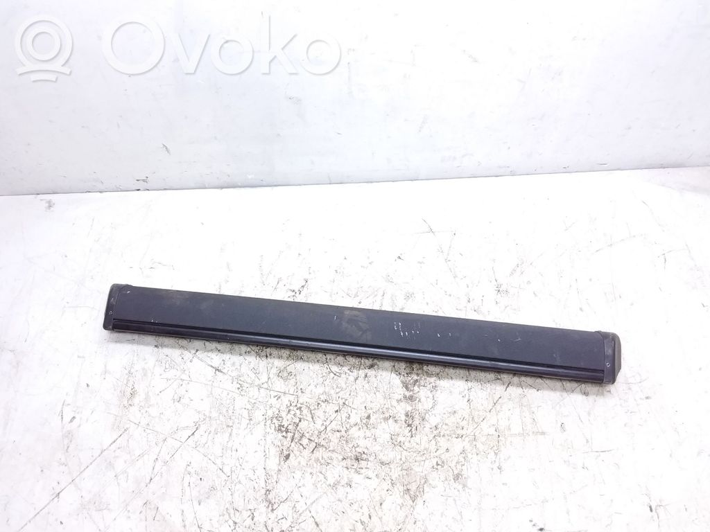 Audi 100 200 5000 C3 Grotelės palangėje 