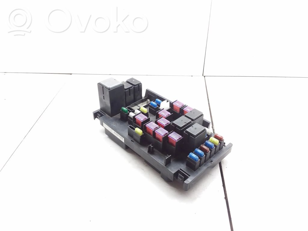 Subaru Legacy Relay mounting block 