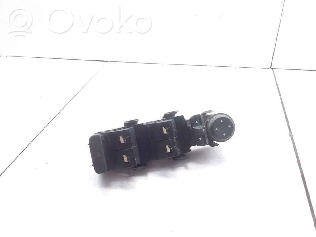 Peugeot 407 Electric window control switch 