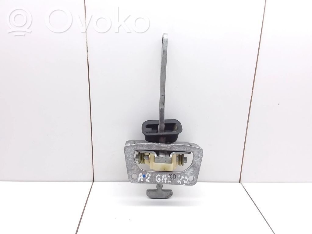 Audi A2 Takaoven pidätin 