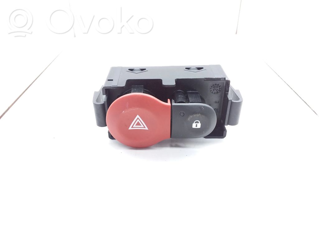 Renault Twingo III Hazard light switch 