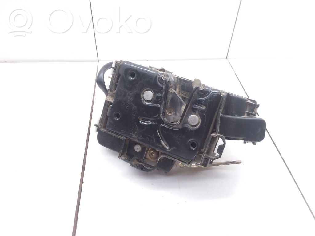 Zamek drzwi przednich   6K3837016D