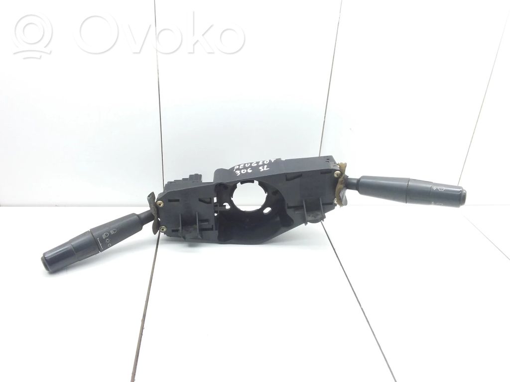 Peugeot 306 Interruptor/palanca de limpiador de luz de giro 