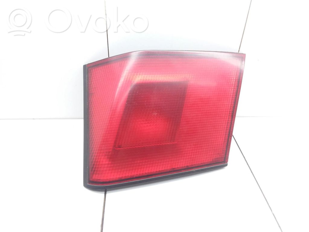 Mitsubishi Carisma Lampy tylnej klapy bagażnika 