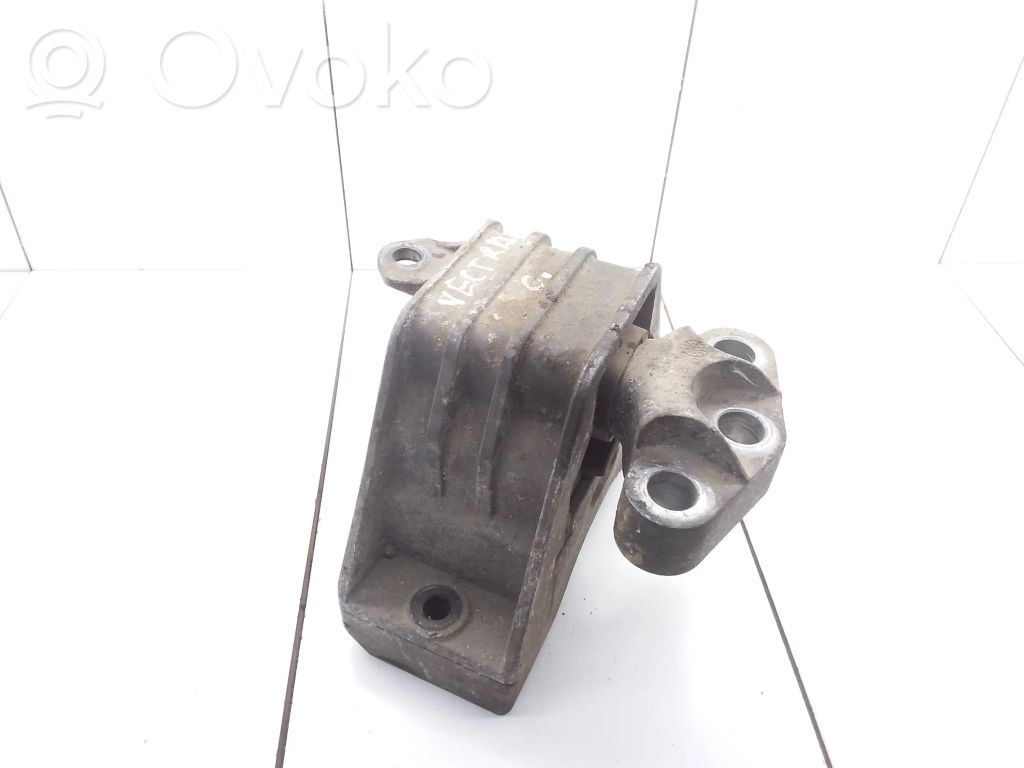 Opel Vectra C Engine mount bracket 