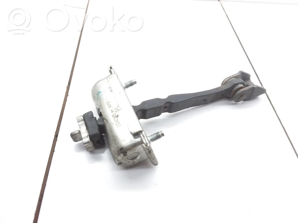 Opel Corsa D Etuoven pidätin 