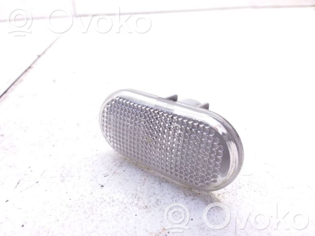 Renault Twingo II Front fender indicator light 