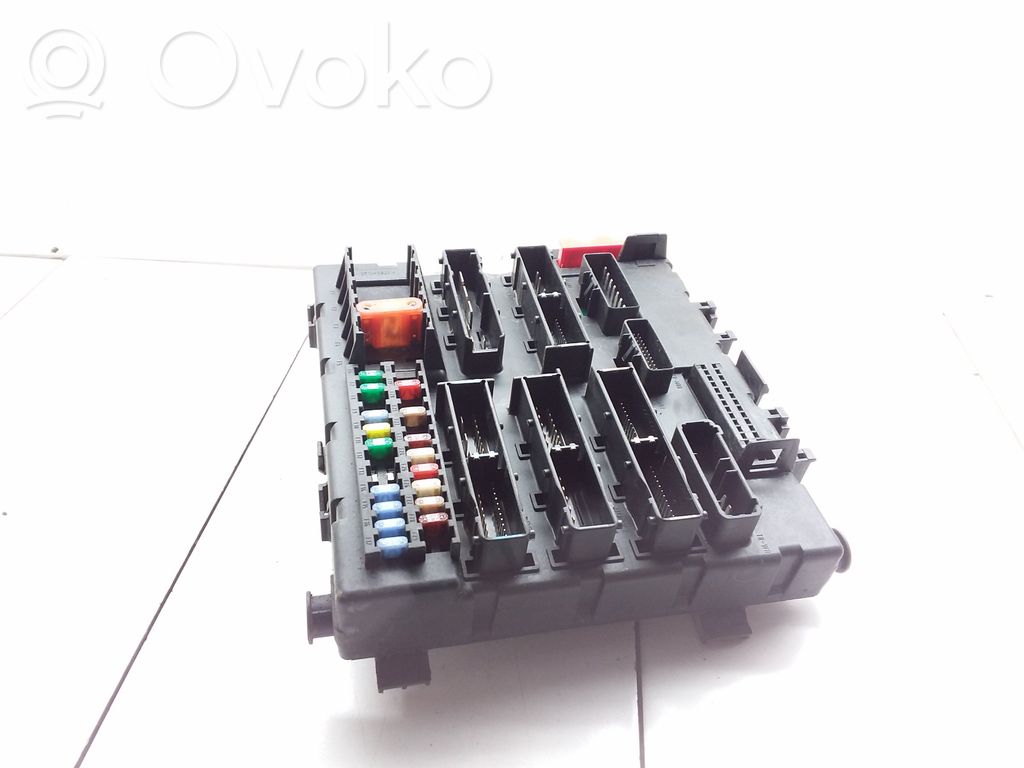 Opel Vectra C Ramka / Moduł bezpieczników 