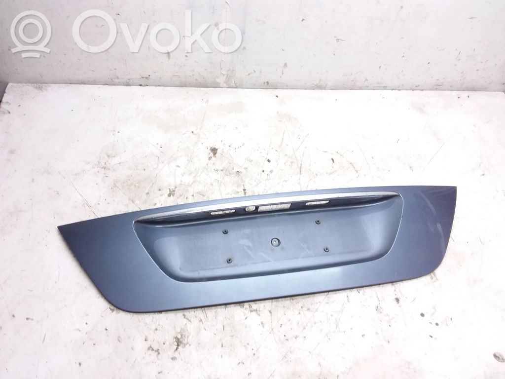 Mercedes-Benz E W211 Trunk door license plate light bar 