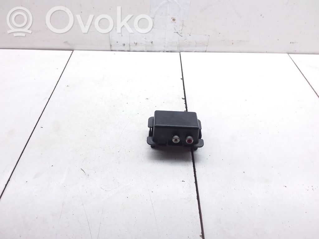 Peugeot Partner AUX in-socket connector 