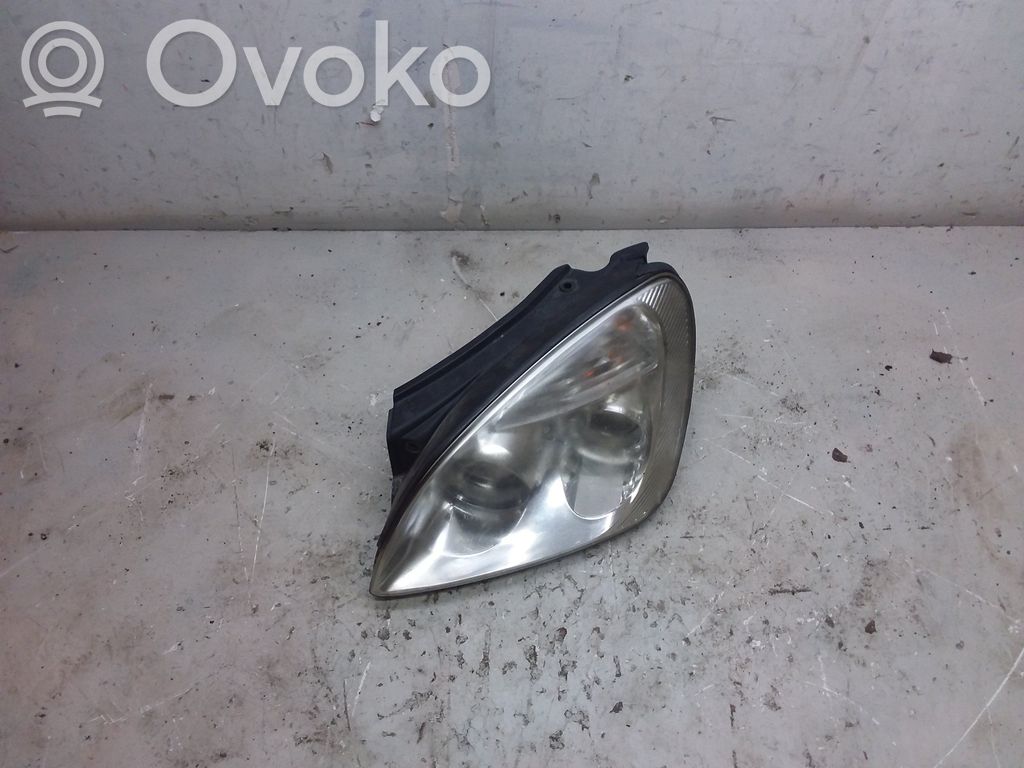 KIA Carens II Etu-/Ajovalo 