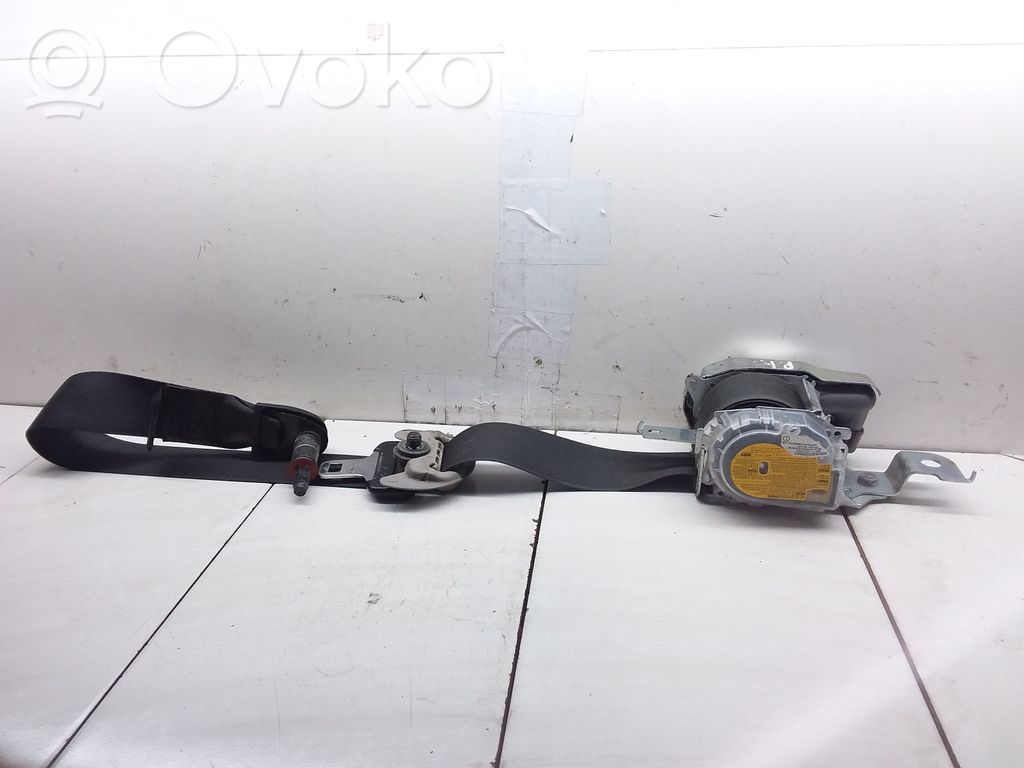 KIA Carens II Front seatbelt 
