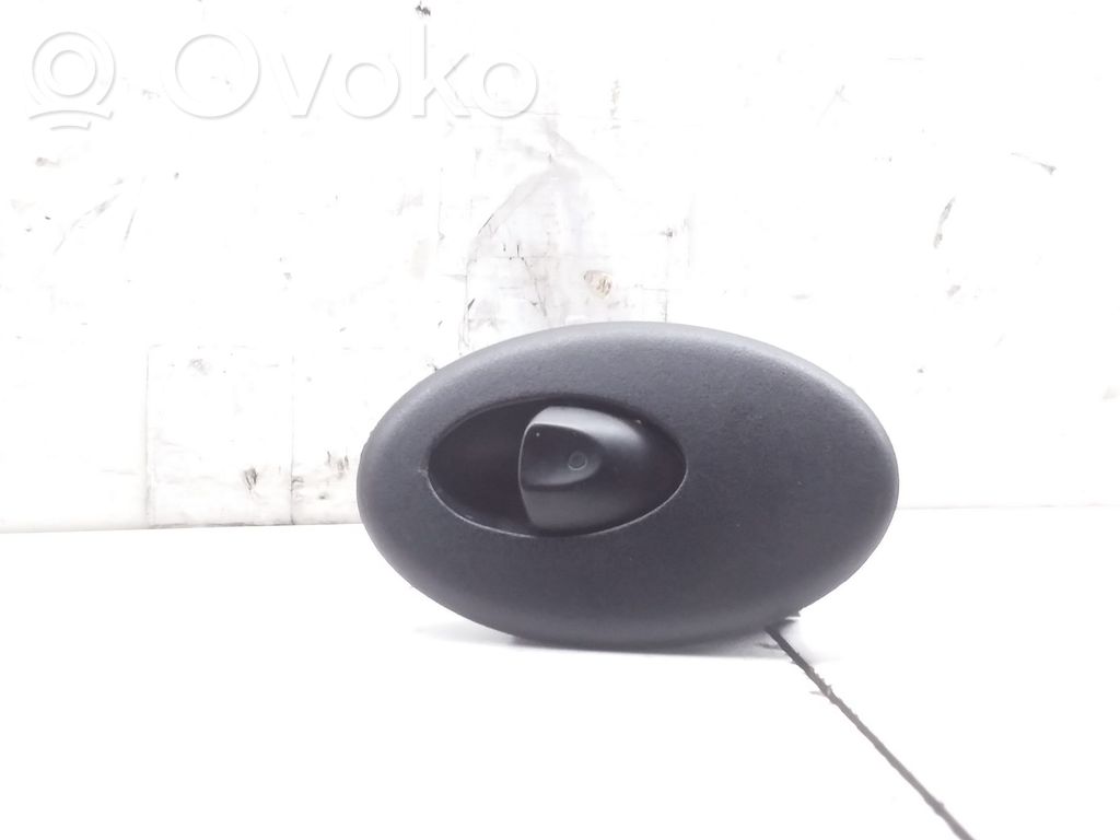 Electric window control switch   YUD000500PUY