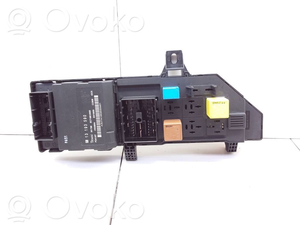 Opel Vectra C Fuse module 