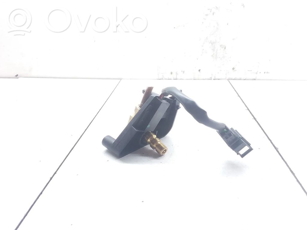 Volkswagen Touareg I Valve vacuum 