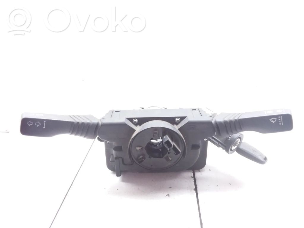 Opel Astra H Interruptor/palanca de limpiador de luz de giro 