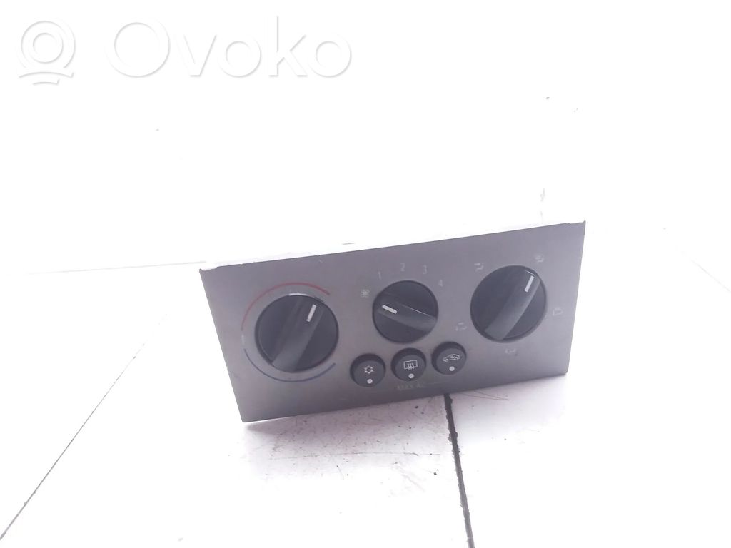 Opel Meriva A Climate control unit 