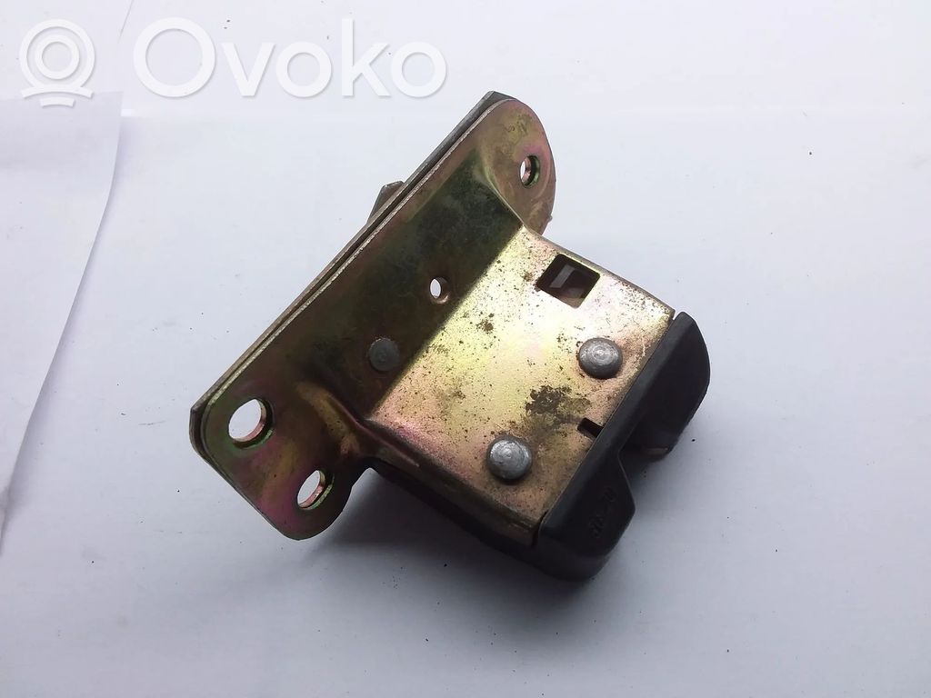 Volvo S40, V40 Aizmugurējā pārsega slēdzene 
