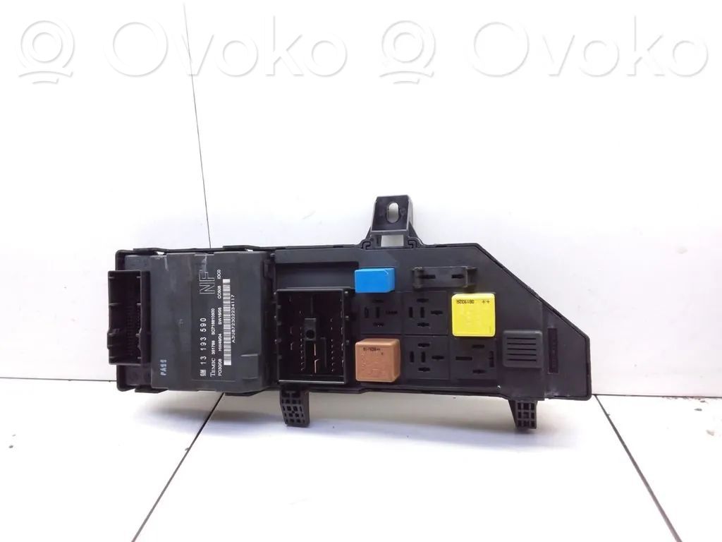 Opel Vectra C Fuse module 