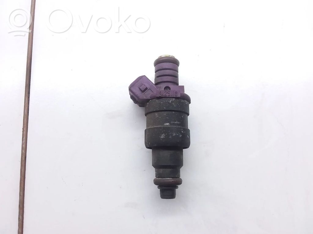 Volvo S40, V40 Polttoainesuutin 