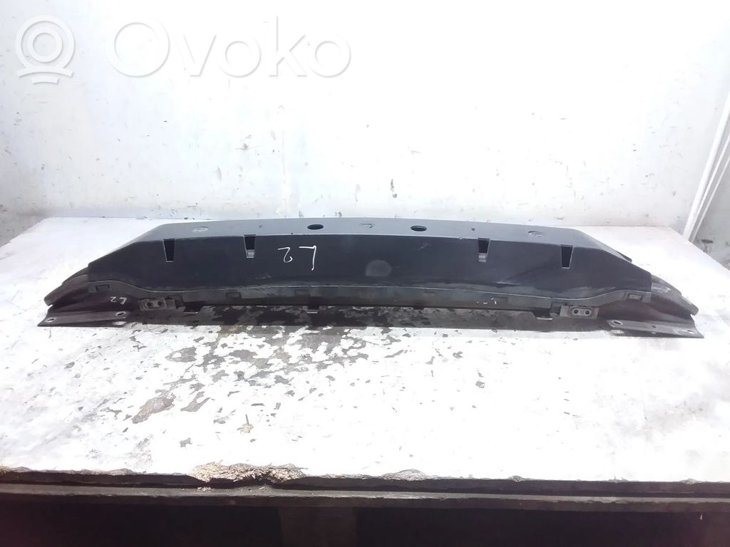 Volvo XC60 Poprzeczka zderzaka przedniego 