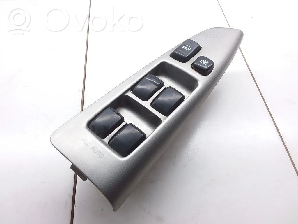 Toyota Corolla Verso E121 Electric window control switch 