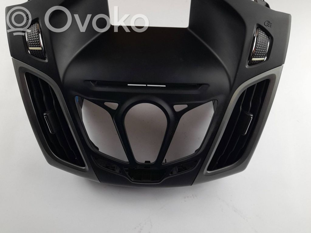 Ford Focus Panelės apdailos skydas (centrinis) 