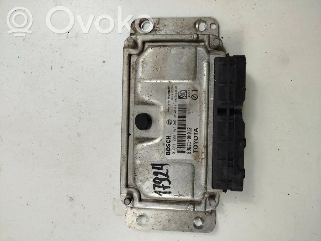 Toyota Avensis T270 Engine control unit/module 