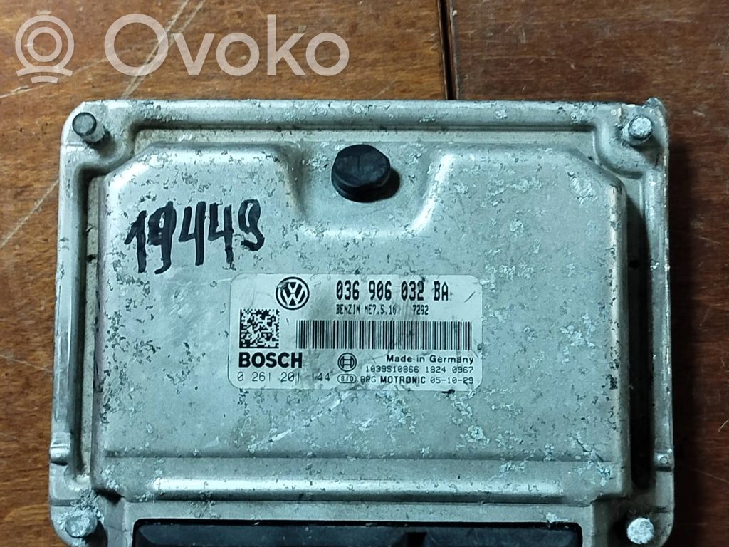 Volkswagen Golf V Engine control unit/module 