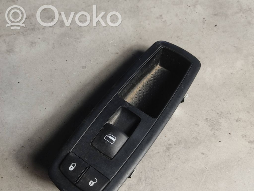 Chrysler Town & Country V Electric window control switch 