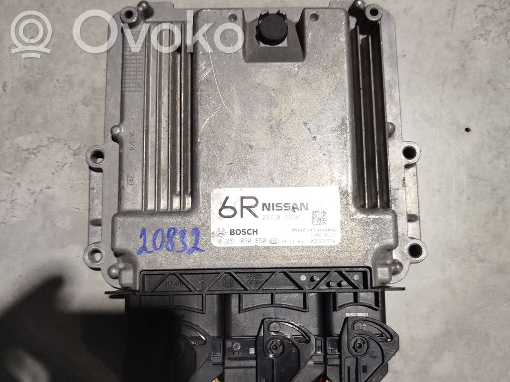 Nissan Note (E12) Engine control unit/module 