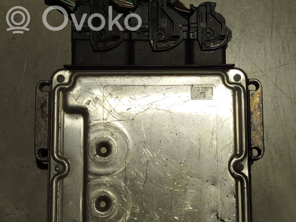 Engine control unit/module   237104376R,0281030899