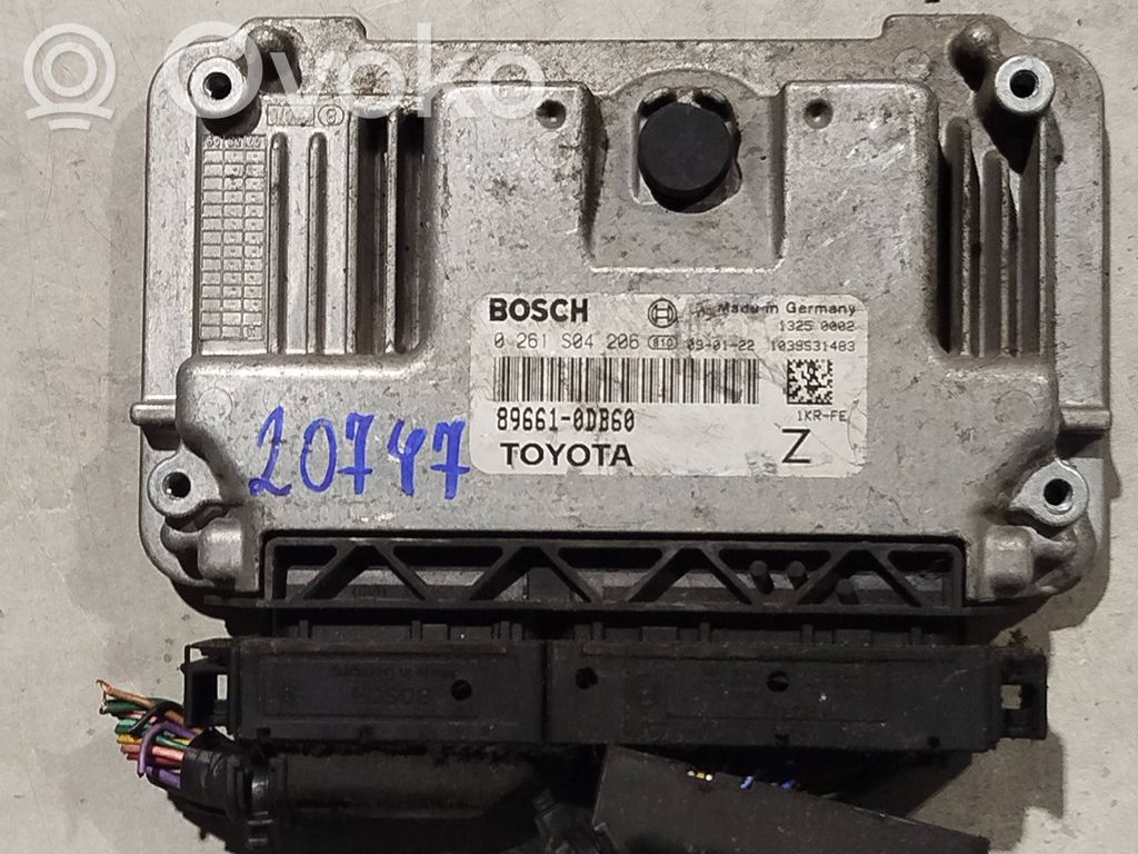 Toyota Yaris Engine control unit/module 