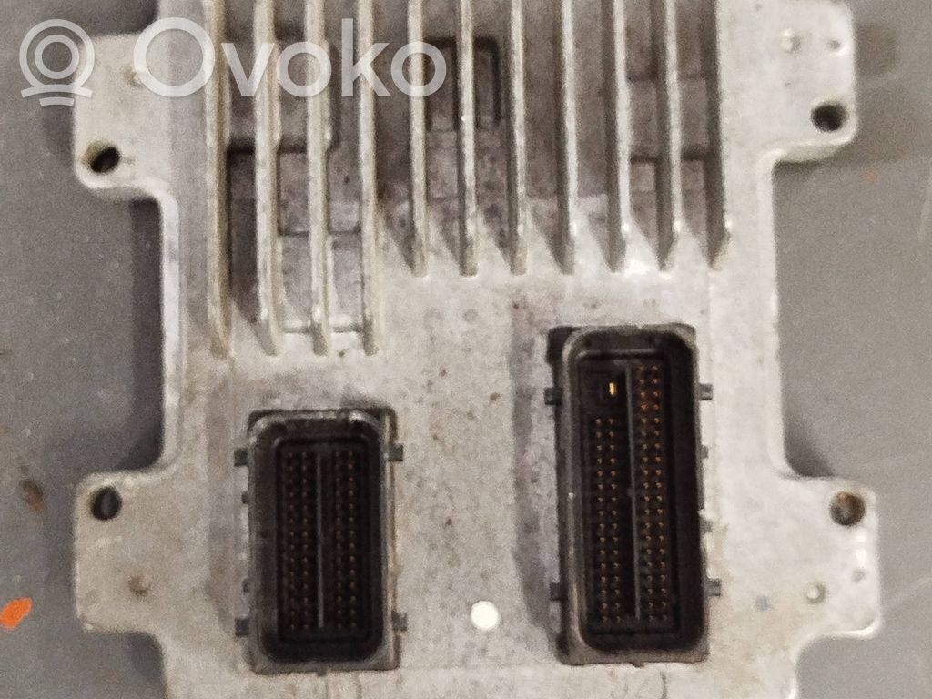 Opel Corsa D Variklio valdymo blokas 