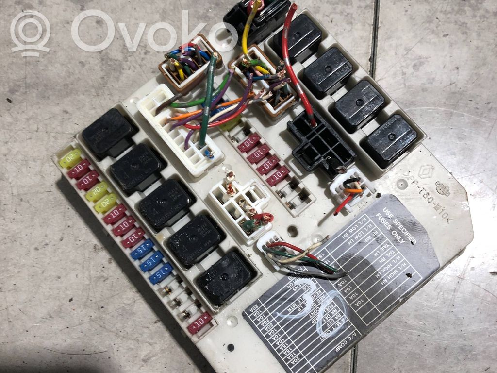 Nissan X-Trail T30 Fuse module 