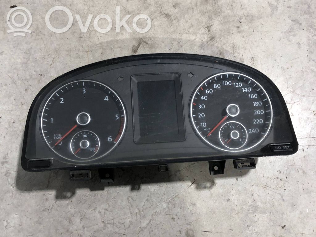 Volkswagen Caddy Speedometer (instrument cluster) 